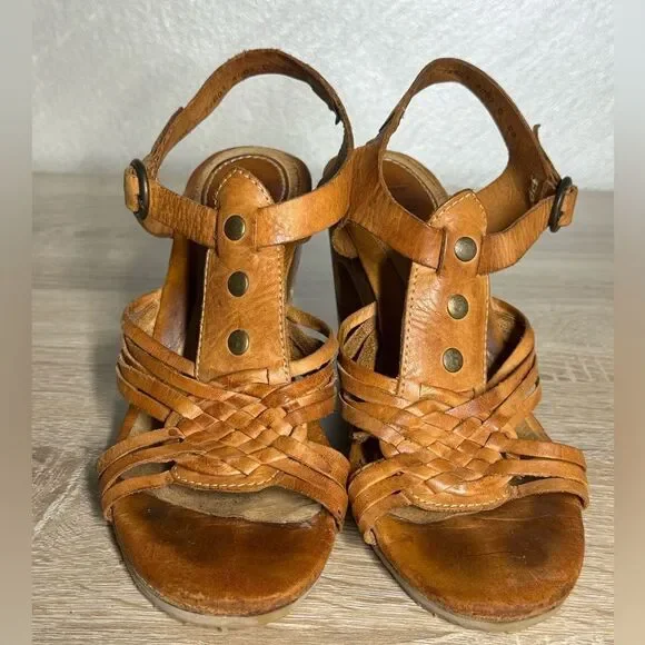 Frye Gabriella 7.5B Cut-Out Wedge Slingback T-Strap Woven Leather Sandals - Picture 2 of 14